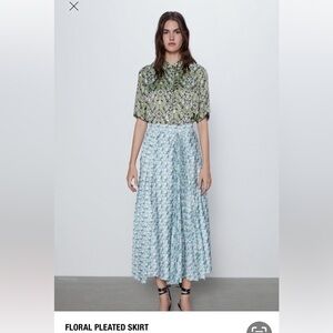 $90 Zara floral Pleated Midi skirt Size Medium